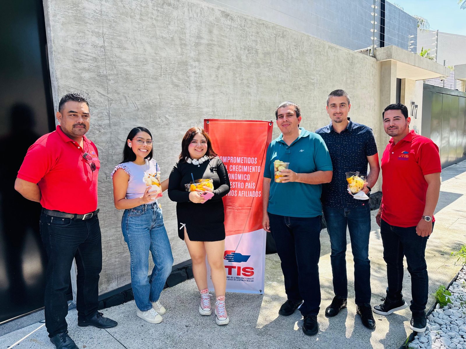 Agremiados de UTIS: Día de frutas para nuestros agremiados