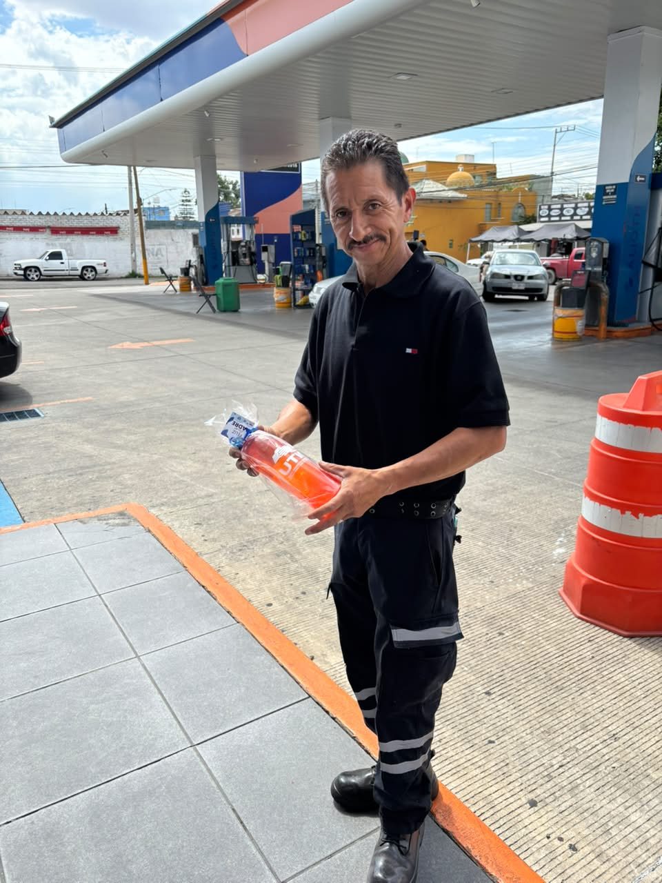 Agremiado en su centro de trabajo con su detalle
